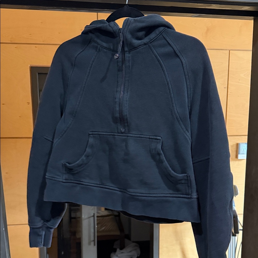 Lululemon Black Hooded Sweatshirt cropped